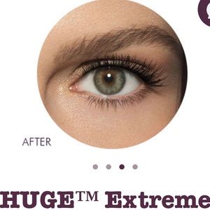 New never used Stila mini Huge Mascara